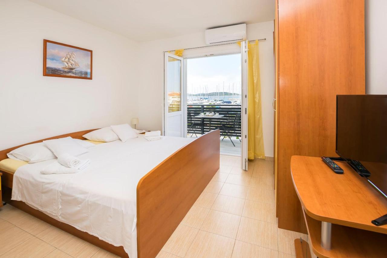 וודיצה Apartments And Rooms Mare מראה חיצוני תמונה