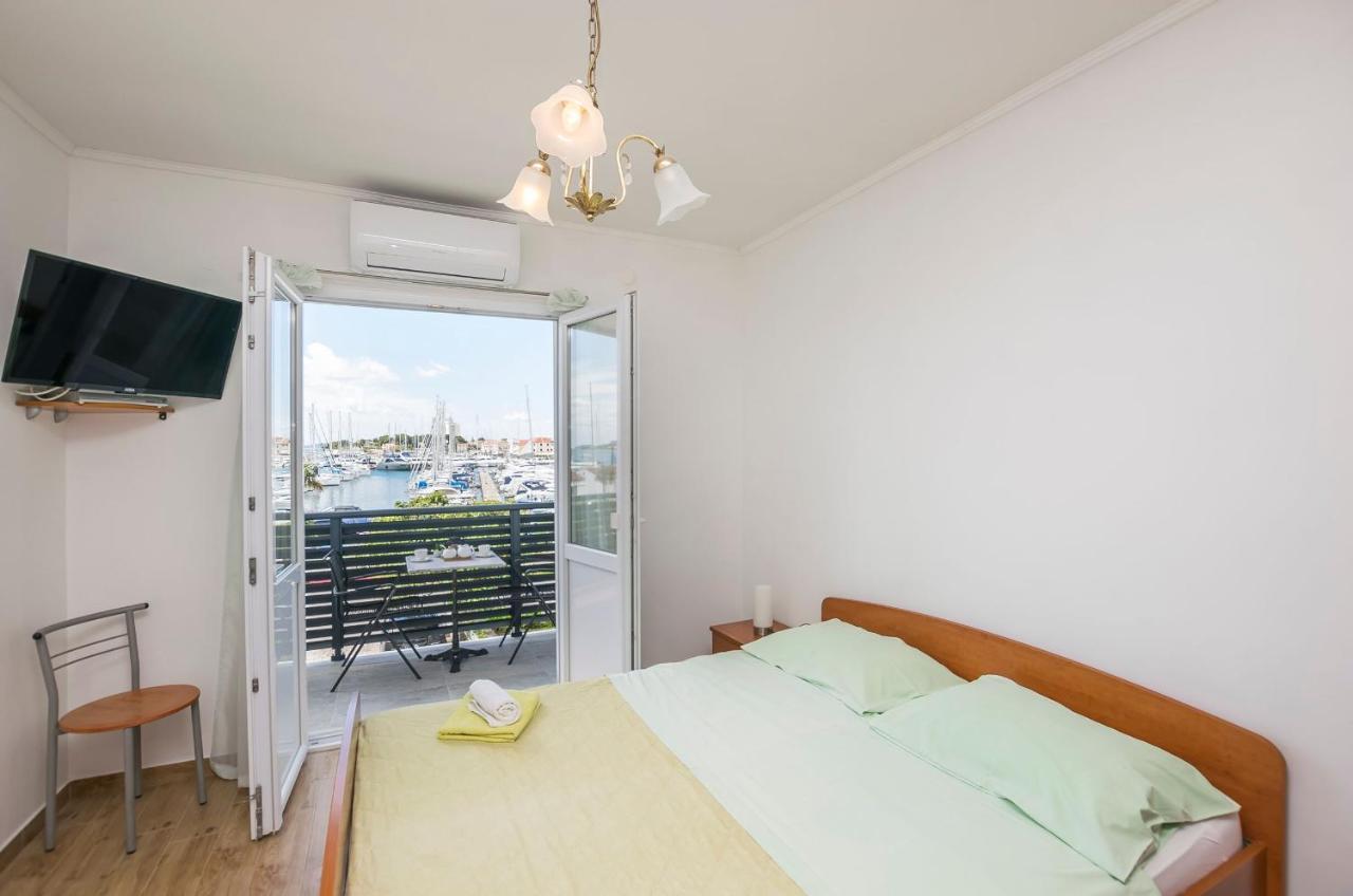 וודיצה Apartments And Rooms Mare מראה חיצוני תמונה