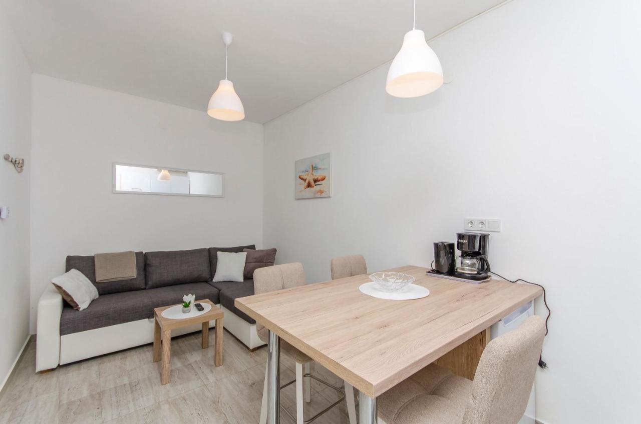 וודיצה Apartments And Rooms Mare מראה חיצוני תמונה